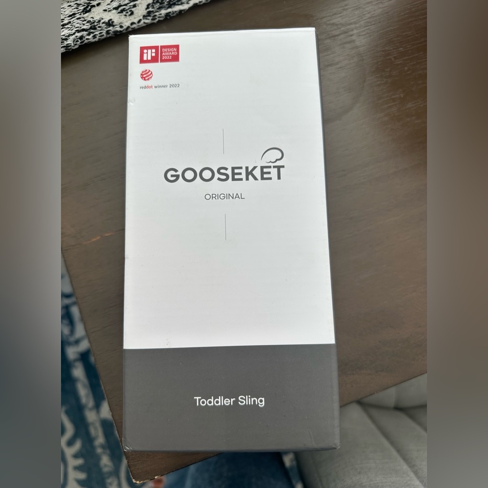 Gooseket Toddler Sling- never used